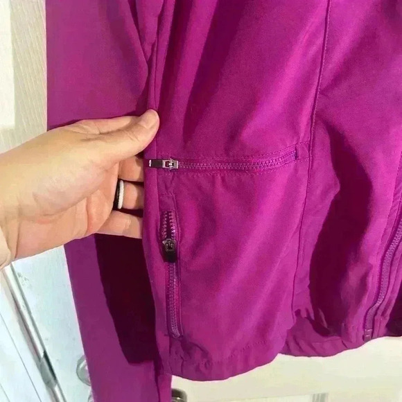 Fabletics Ninety Six Windbreaker. Size 4, XS Fuchsia. Minor pilling. - Picture 2 of 11
